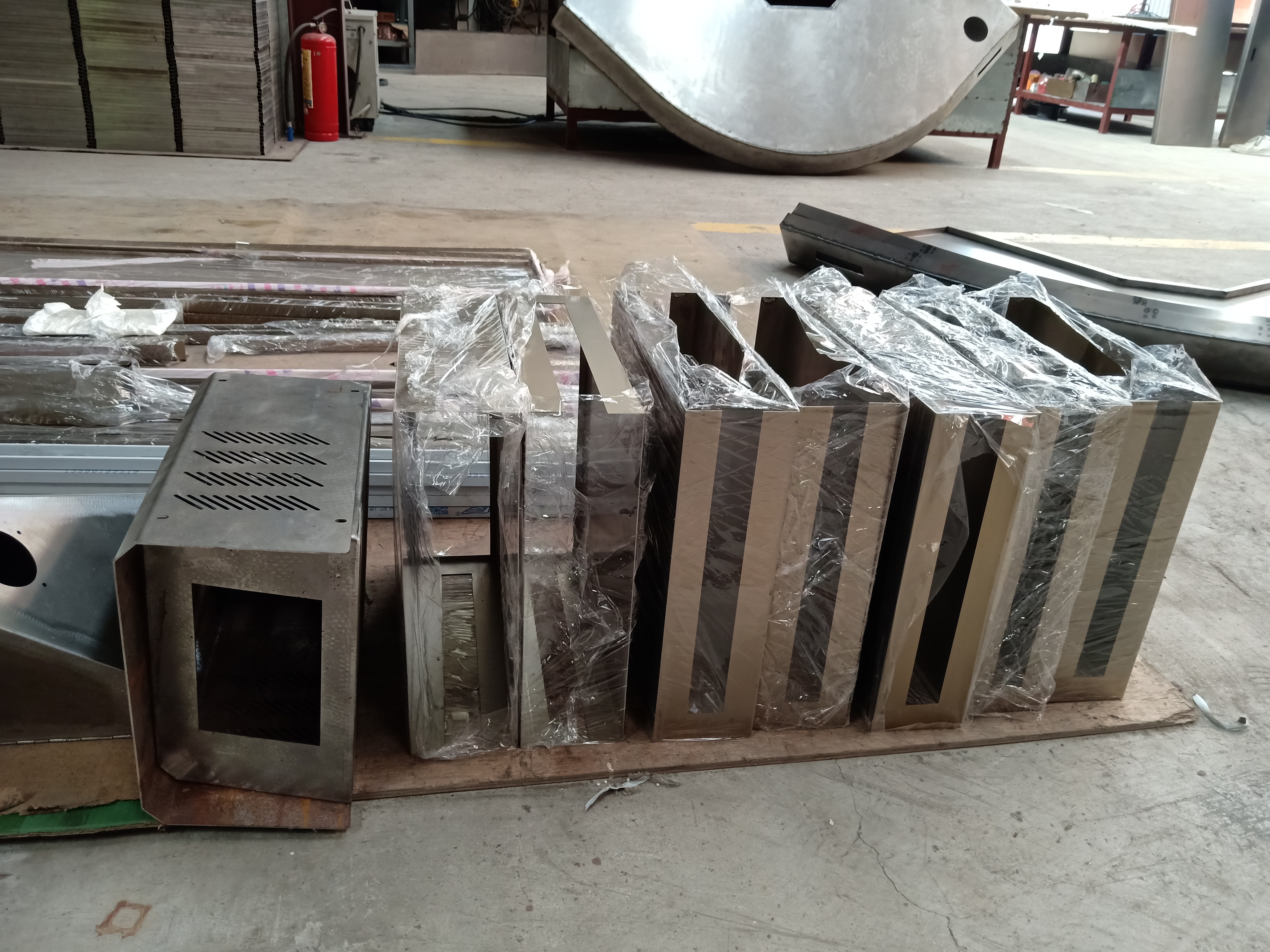 機(jī)殼設(shè)備件